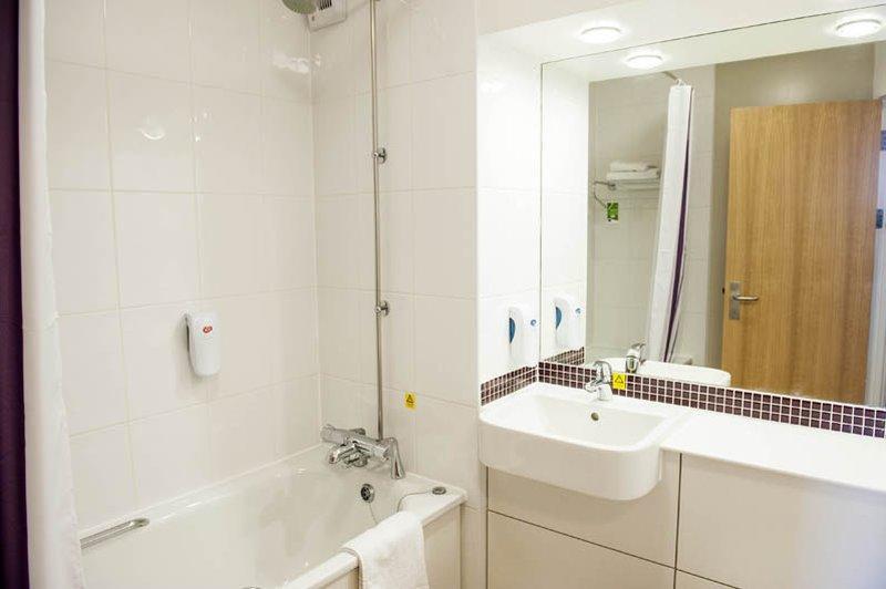 Premier Inn Premier Inn Southend Airport Extérieur photo